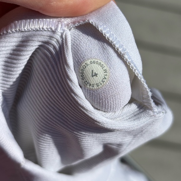 AS-IS Lululemon Ribbed Tank Please Read - Picture 4 of 4